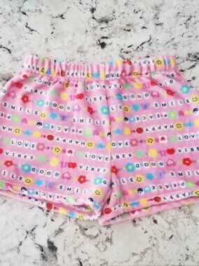New No Tag 🩷😃🌸Happy Trends Pajama Sleeping Shorts. Friendship Bracelet.